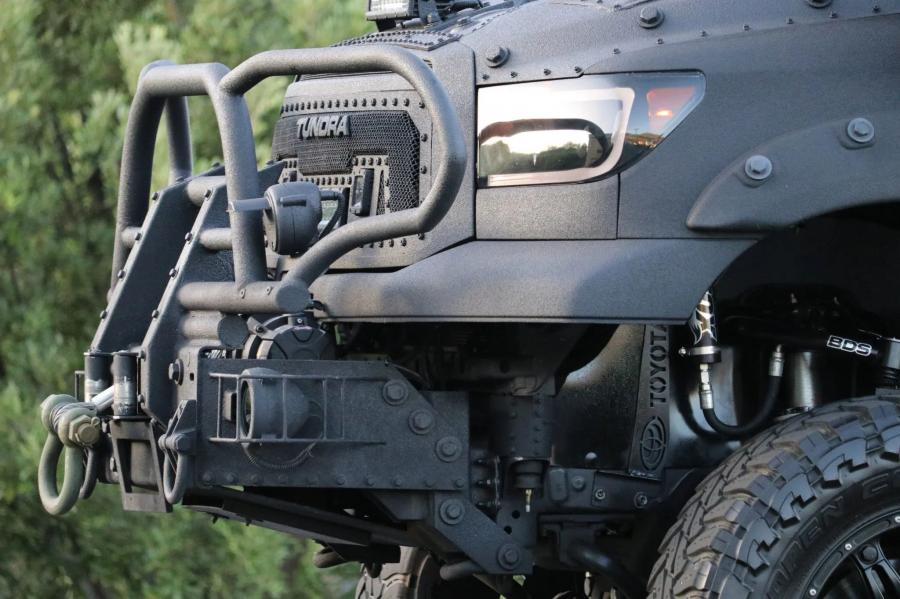 Детали экстерьера Toyota Tundra CrewMax 4x4 Zombie Apocalypse 2013 года  (фото 122 из 461)